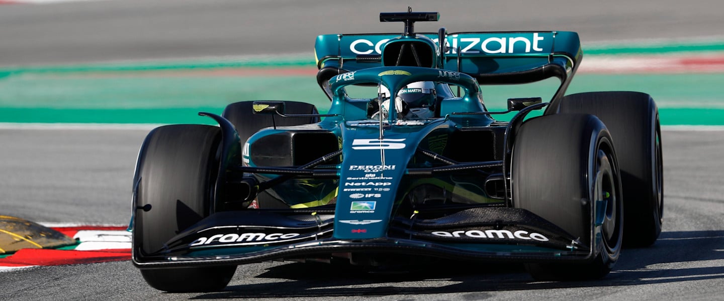 Sebastian Vettel in the AMR22