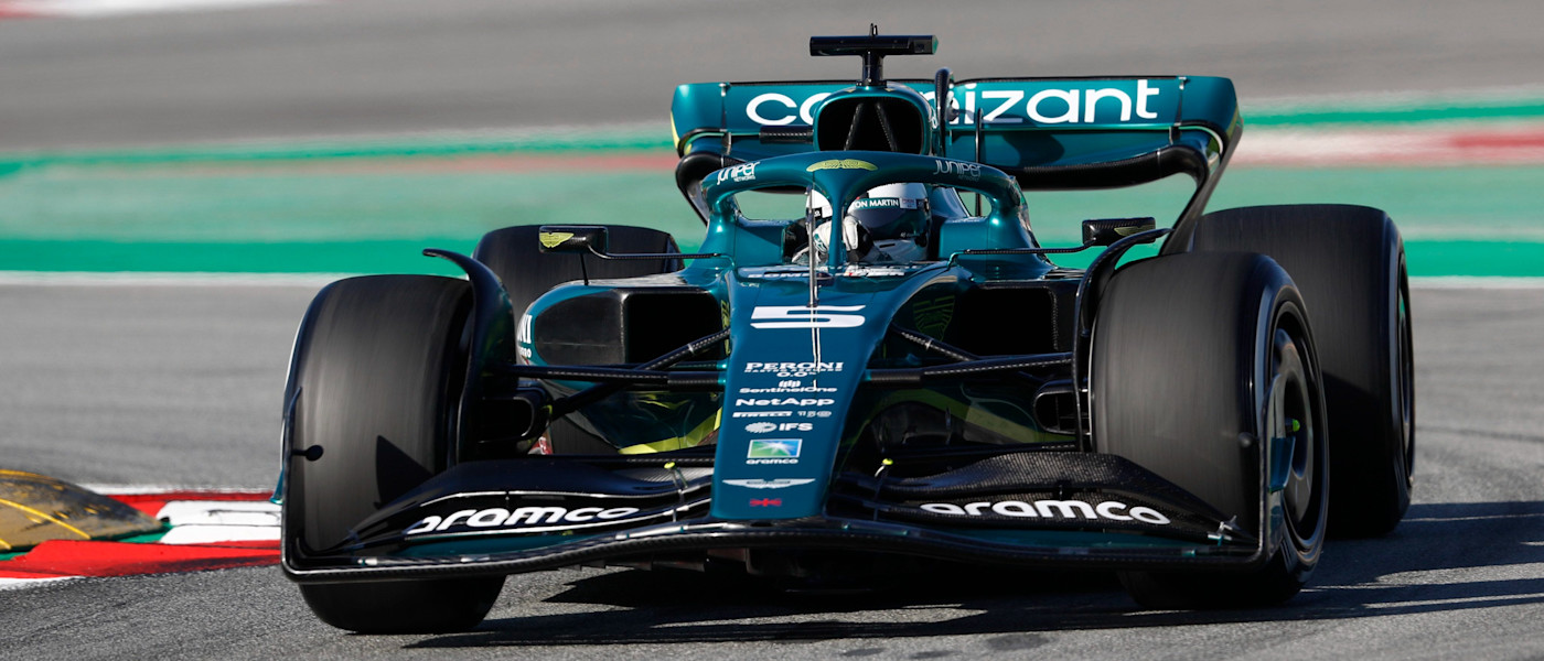 Sebastian Vettel in the AMR22