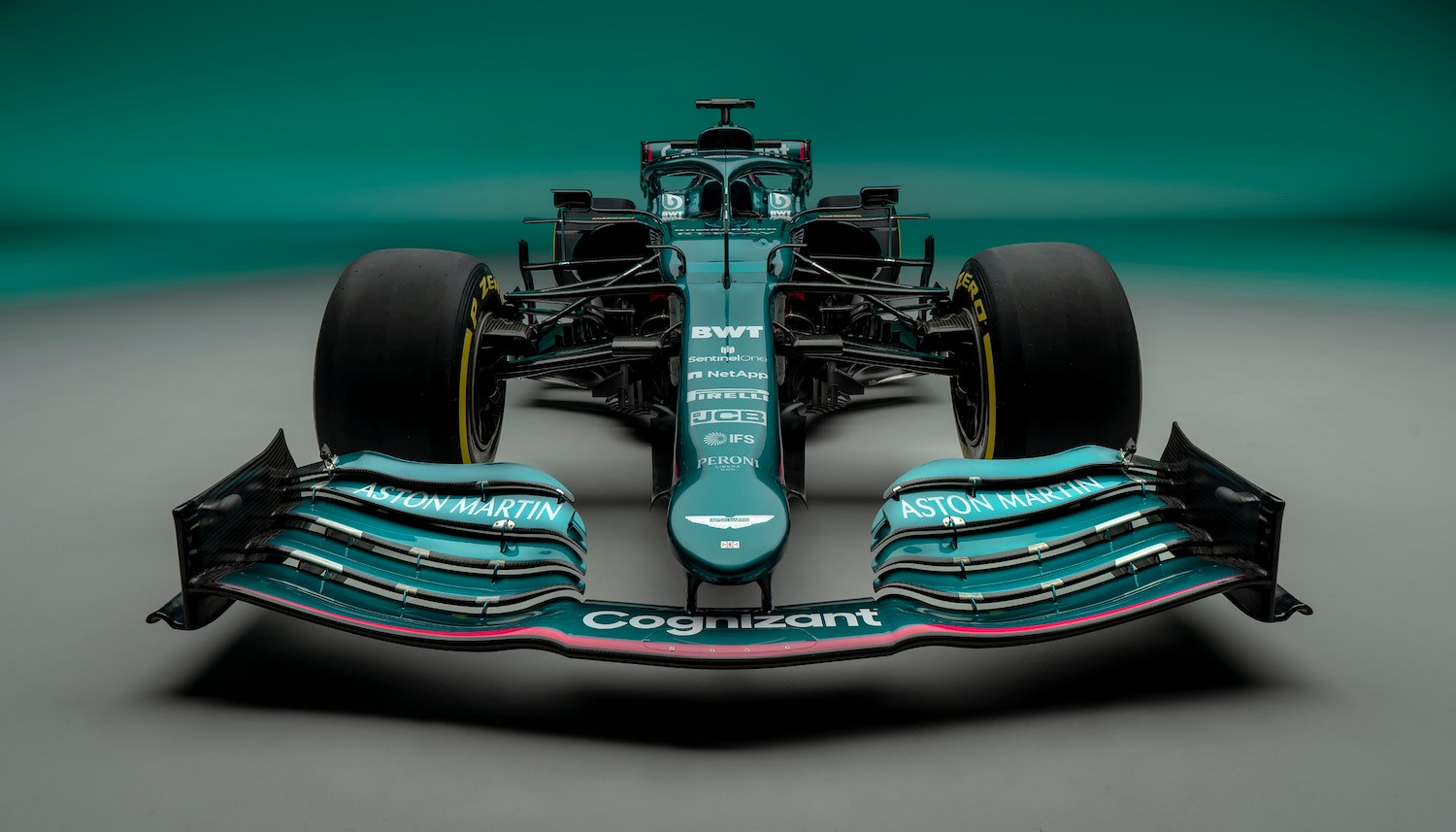 Aston Martin F1 Team - Video: Creating the AMR21's livery