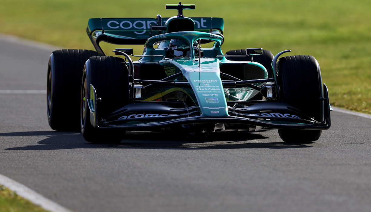Lance Stroll in the AMR22