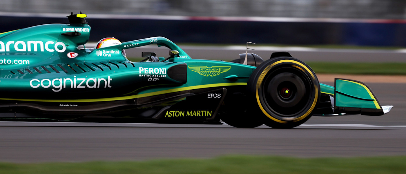 Sebastian Vettel in the AMR22