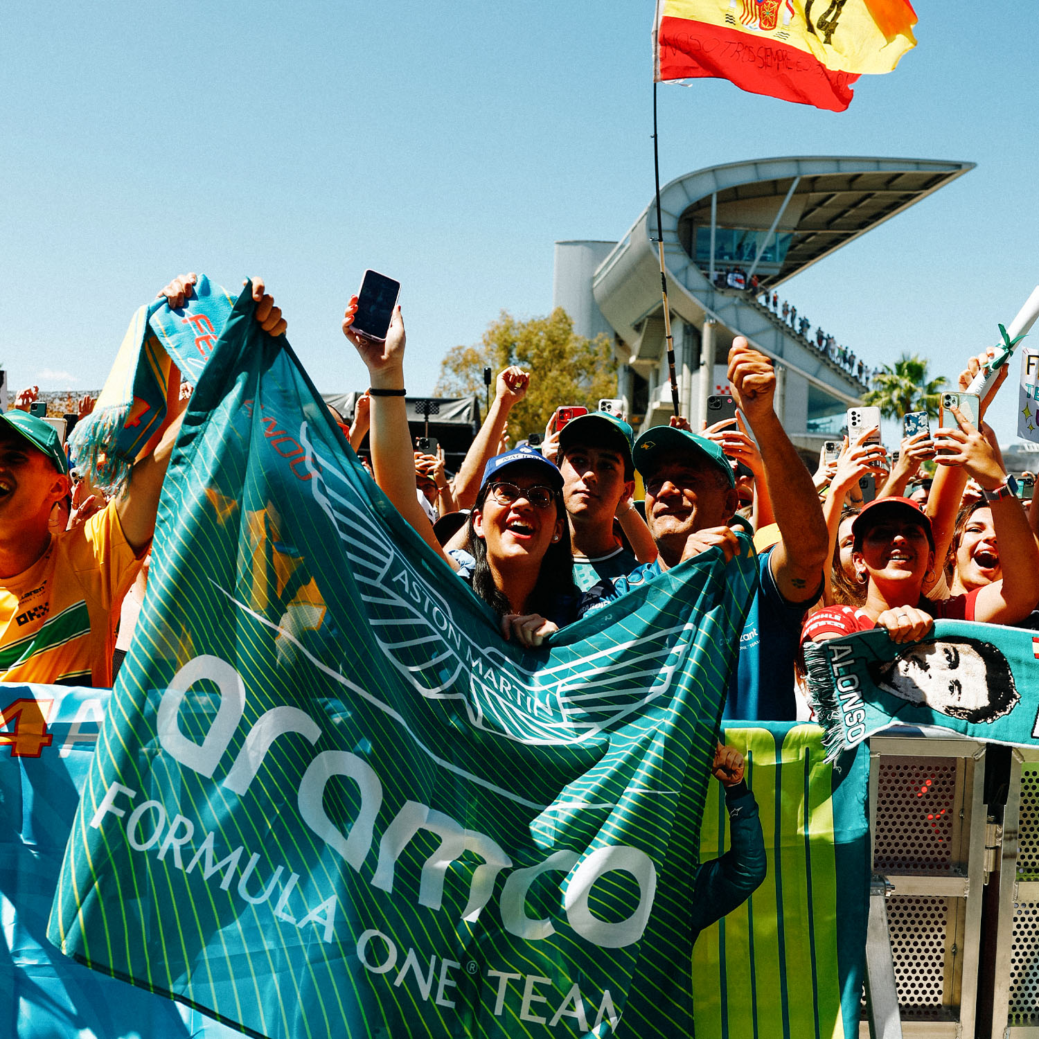 Spain race page fans