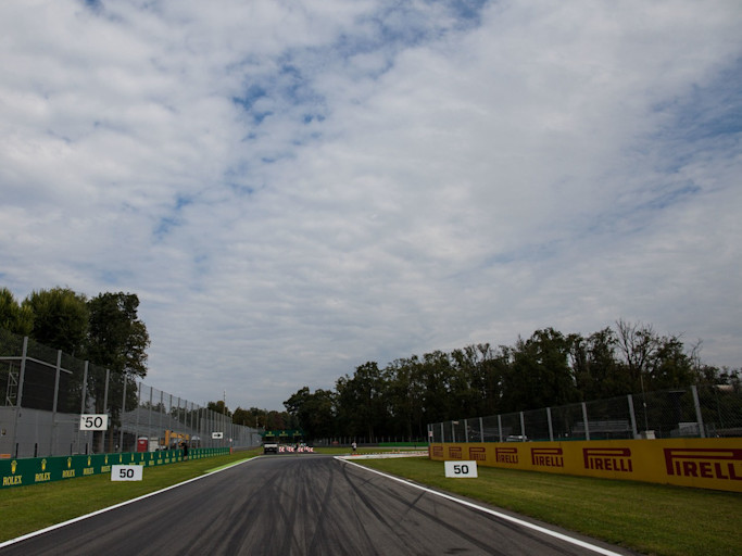 Beginning a lap at Monza