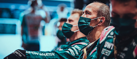 Full focus in the garage as the race gets underway.