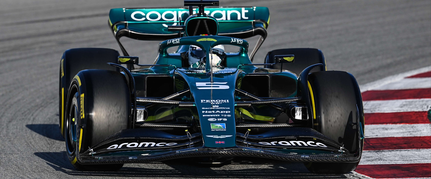 Sebastian Vettel in the AMR22