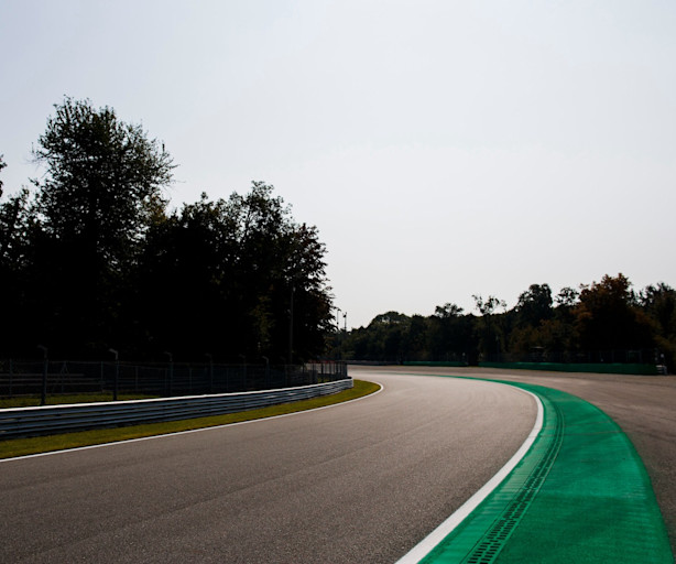 Exiting Curva Alboreto 