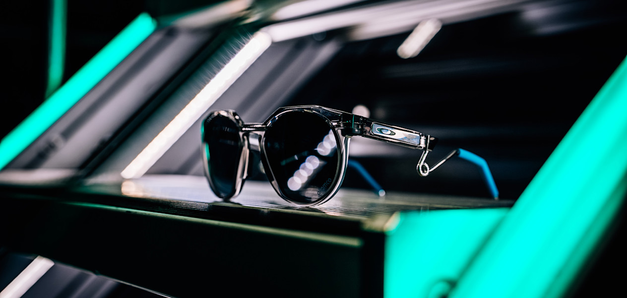 Oakley special edition header