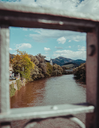 Austria race page thumbnail 2