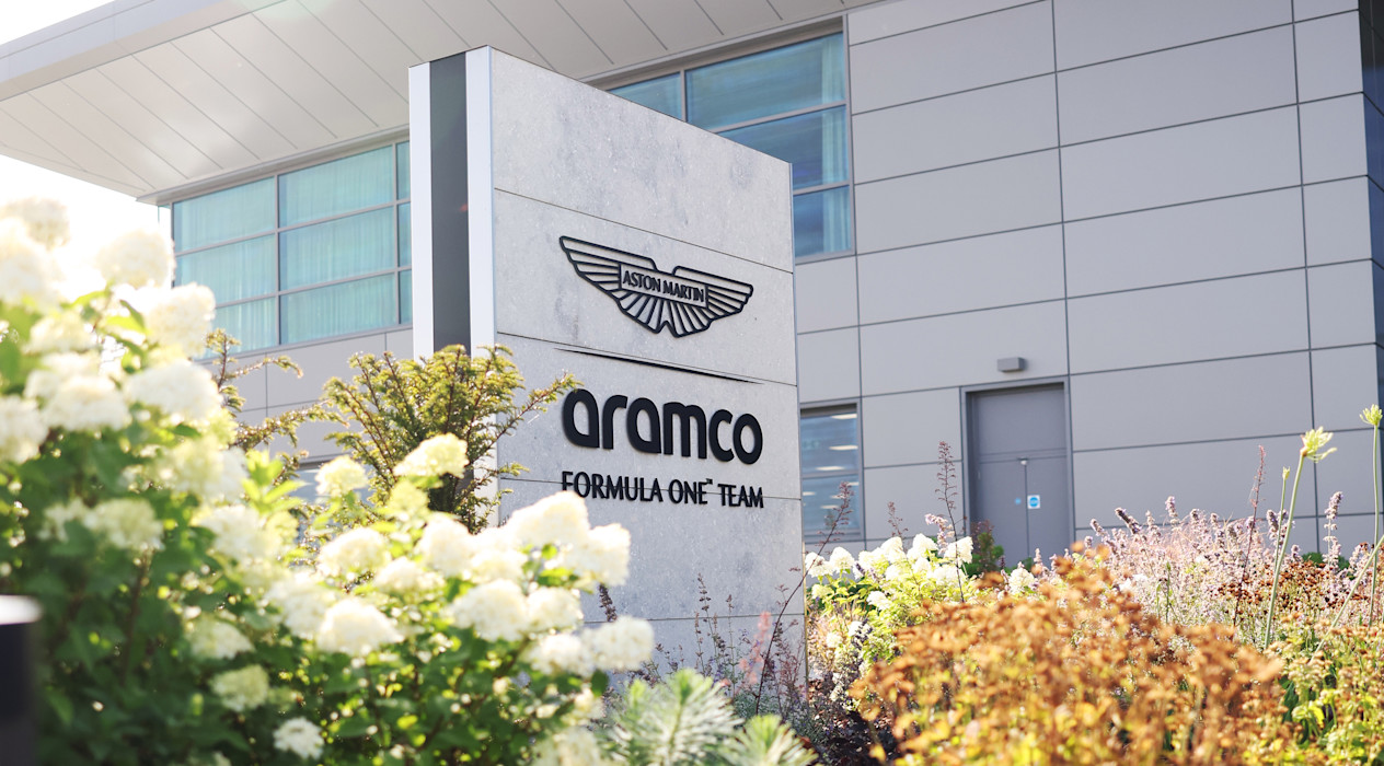 Team statement 20/03 desktop homepage hero