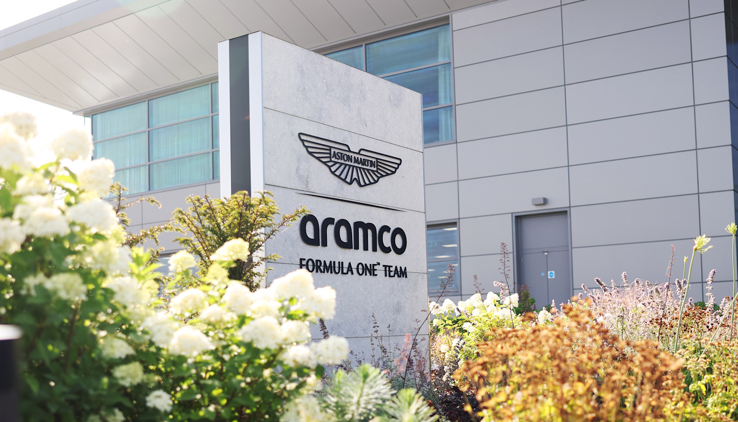 Team statement 20/03 desktop homepage hero 