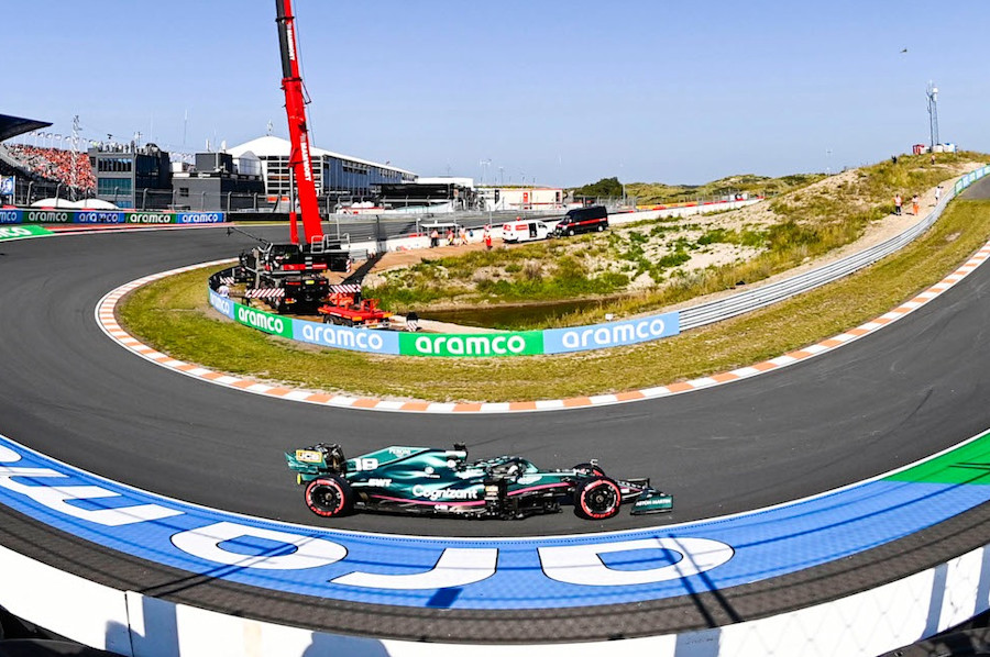 Lance Stroll explores the banking at Zandvoort's Hugenholtz corner
