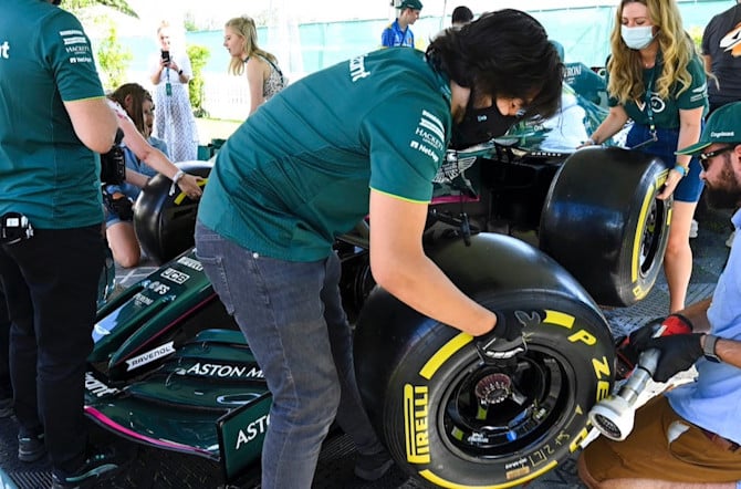 Guests take part in the pitstop challenge