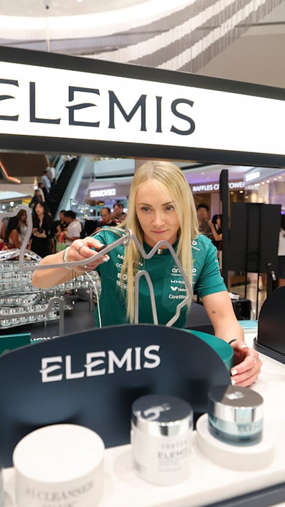 Jess Elemis Singapore mobile hero