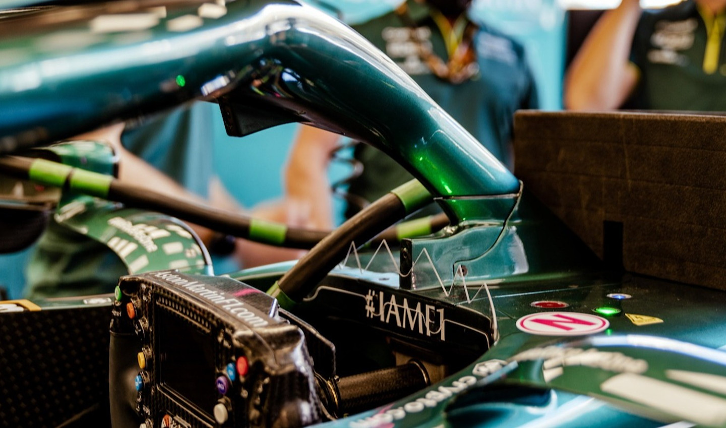 #IAMF1 logo on the car