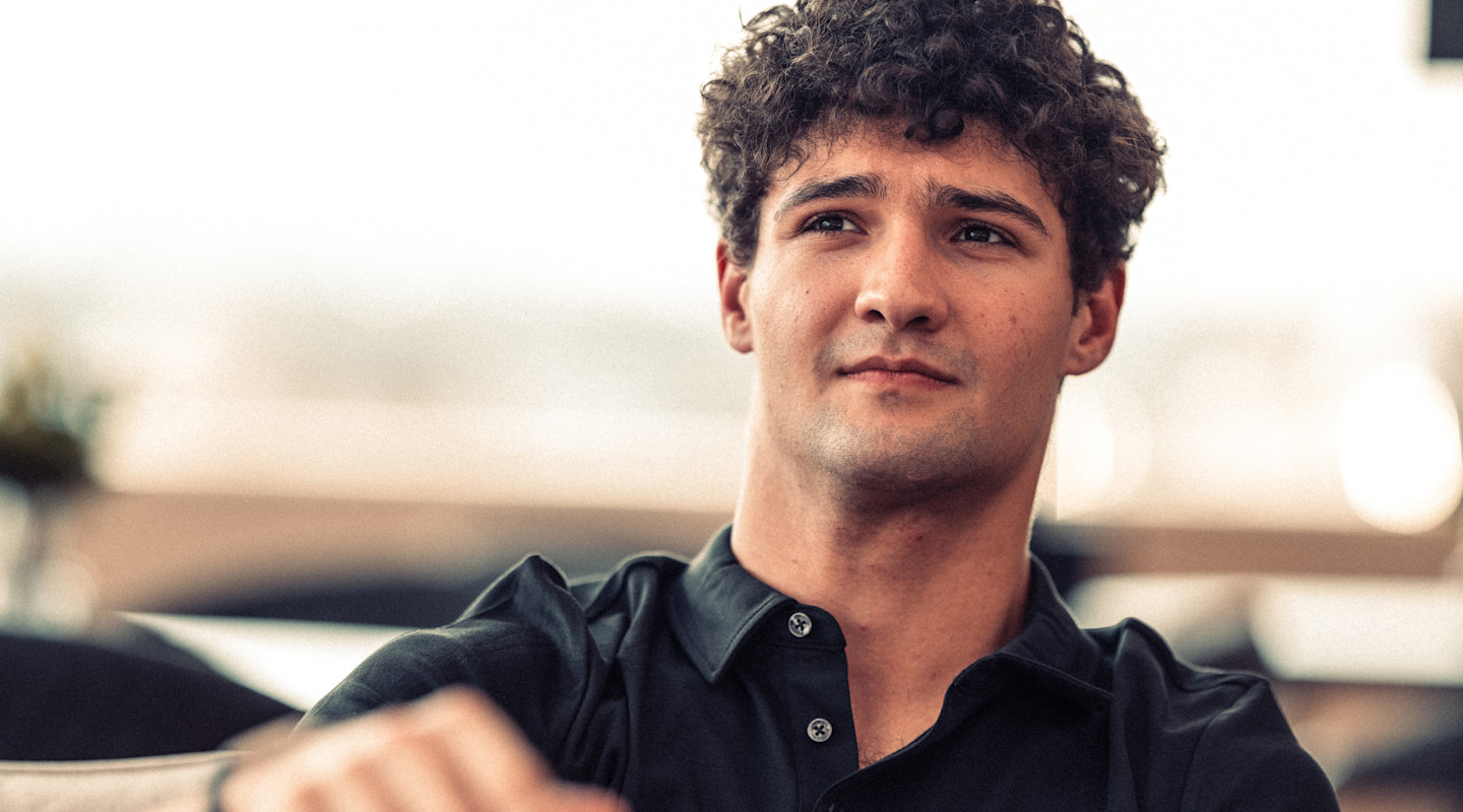 Jak third driver in line 1