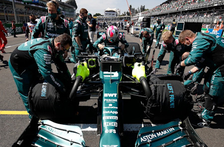 The team prepares Sebastian's AMR21 ahead of the Mexican Grand Prix