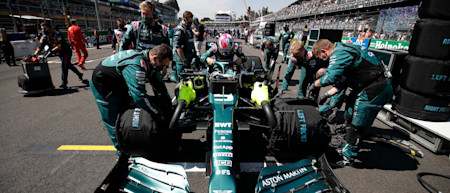 The team prepares Sebastian's AMR21 ahead of the Mexican Grand Prix