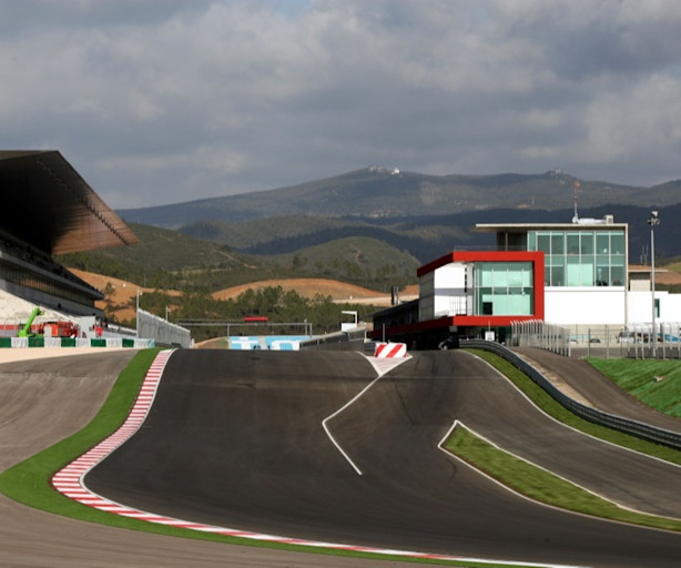 The high-speed start/finish straight
