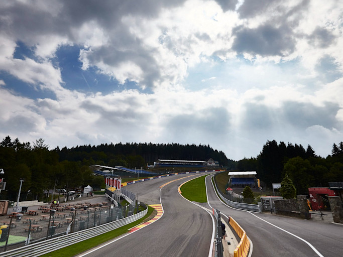 Climbing Eau Rouge