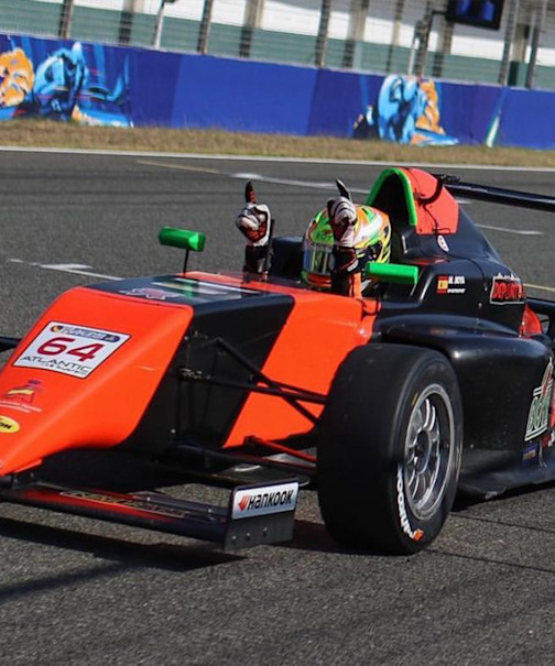 Mari F4