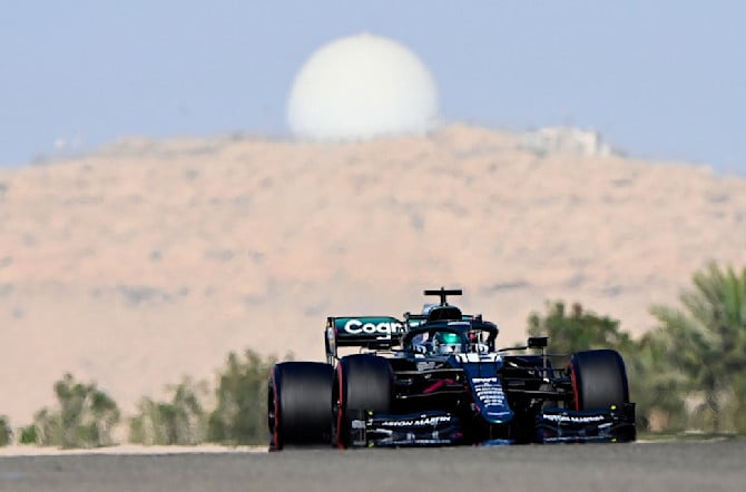 Duel in the desert: Lance's early laps in Bahrain