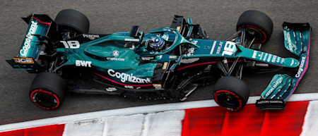 Lance attacks the kerbs in qualifying for the United States Grand Prix