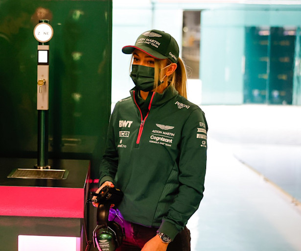 A garage tour with Jessica Hawkins