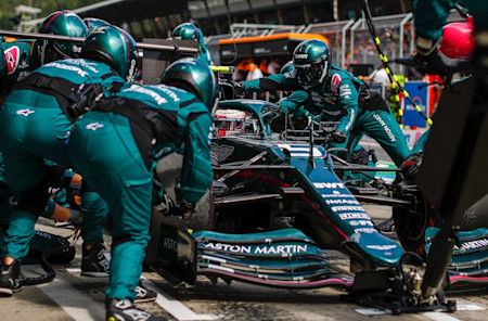 Practice pitstop for Sebastian and his team