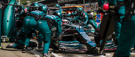 Practice pitstop for Sebastian and his team