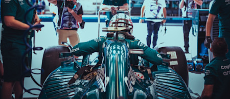 Nico gets in the AMR22 for the first time on Friday