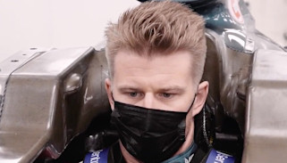 Nico Hülkenberg's seat fitting