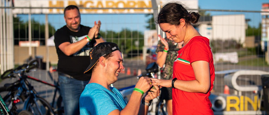 Daniel proposes to Veronika at the Hungaroring 