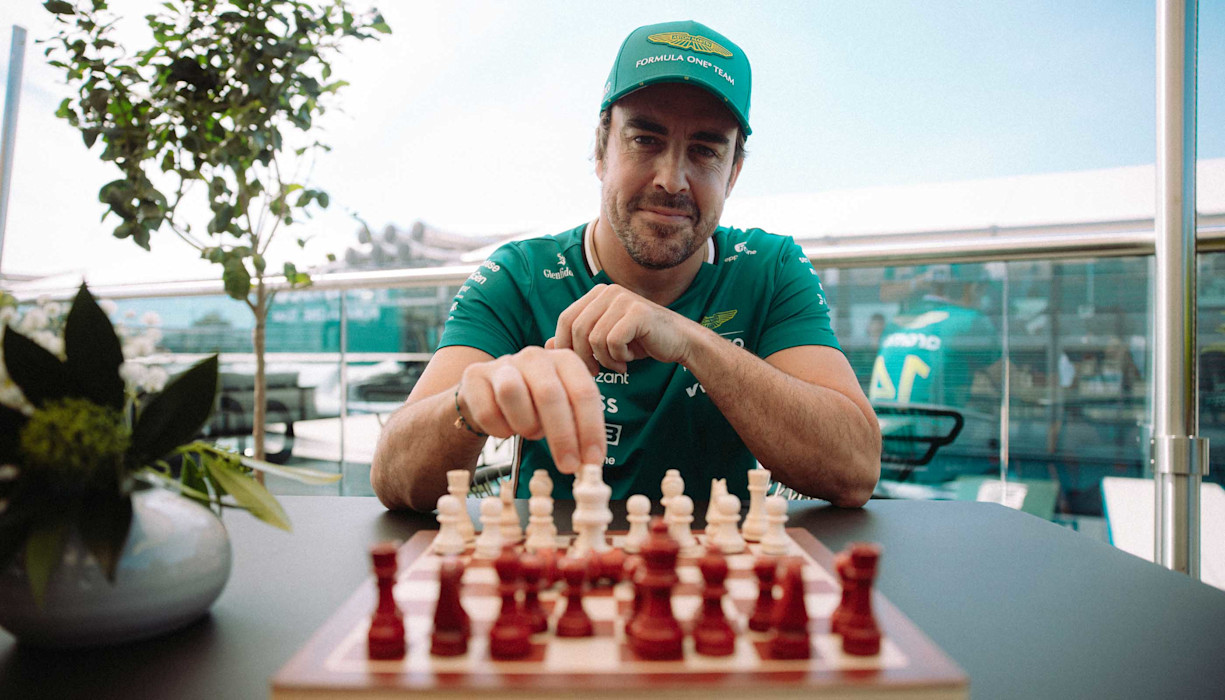 Fernando Chess SH-04 homepage hero 4
