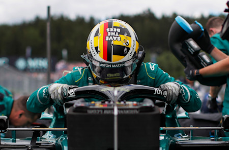 Sebastian was ready to get going in the Sprint, with his bee-themed helmet.