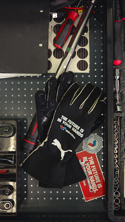 Valvoline Aspiring Mechanics homepage hero mobile