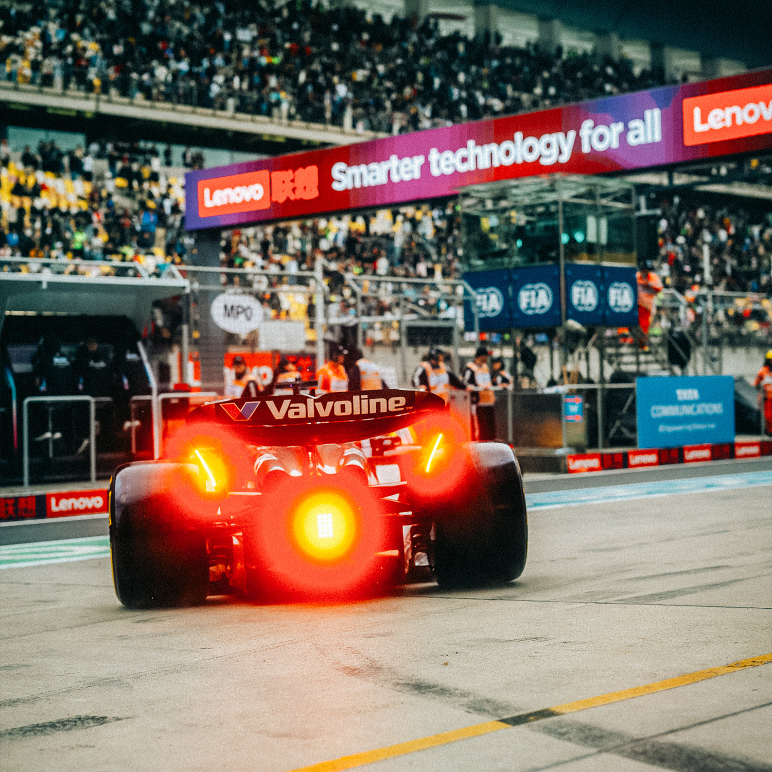 China essentials the circuit text