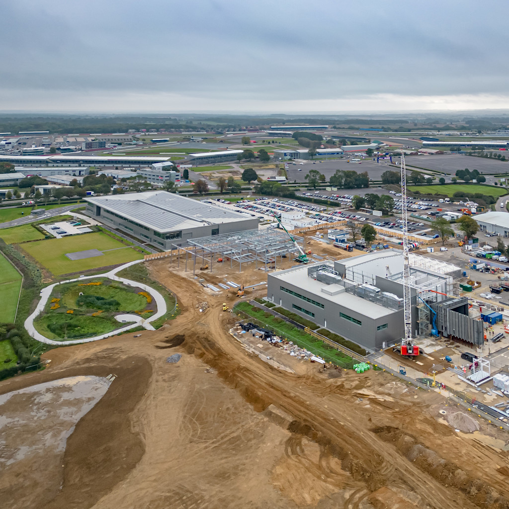 Video: Building the new Aston Martin F1 Team factory – Part 6 - Aston ...