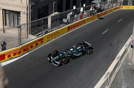 Sebastian settles in around the Old City during practice