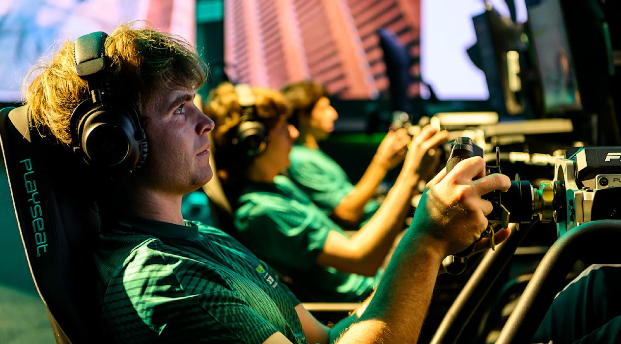 Esports F4 header