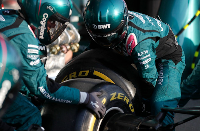 The team practices pitstops ahead of FP3 on Saturday.