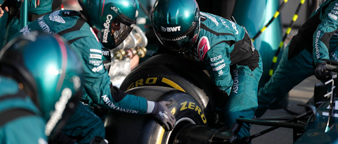 The team practices pitstops ahead of FP3 on Saturday.