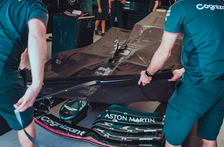 Sunday morning: time to uncover the AMR21 cars.