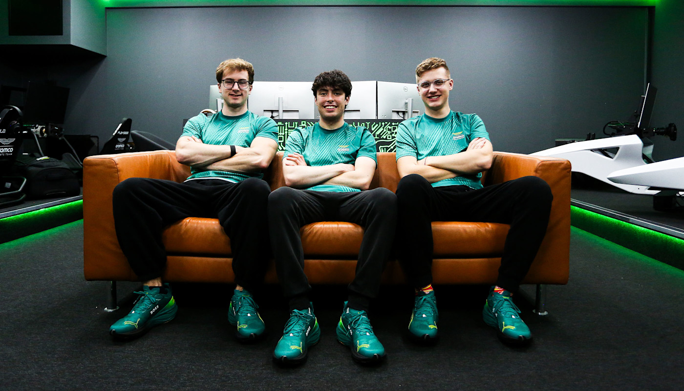 F1 sim racing team fixed image