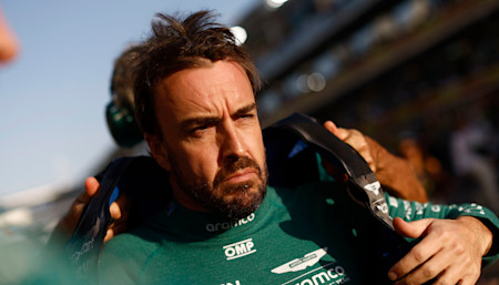 Fernando prepares on the grid 