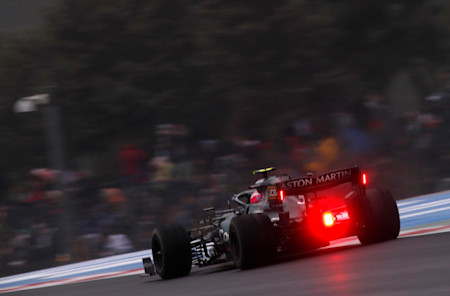 Sebastian navigates a damp Istanbul Park