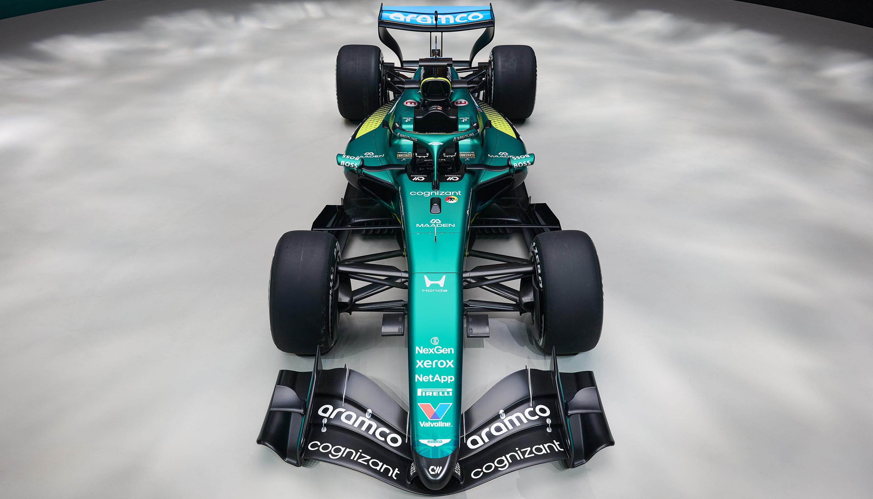 Aston Martin Aramco launches season with livery reveal - Aston