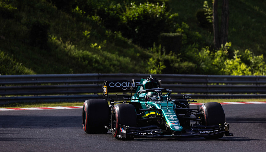 Jessica Hawkins completes debut F1 test with AMF1 Team - Aston Martin ...