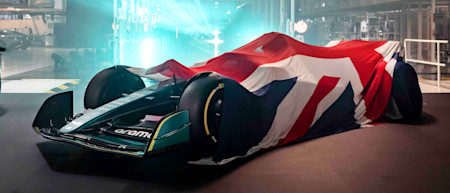 The covers are lifted off the AMR22 in front of a global audience