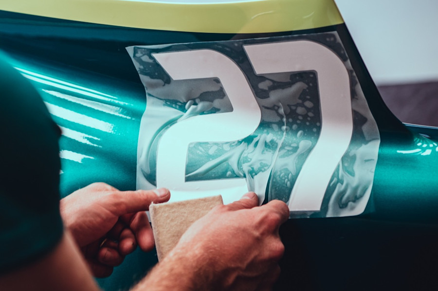 The moment Nico's number is added to the AMR22