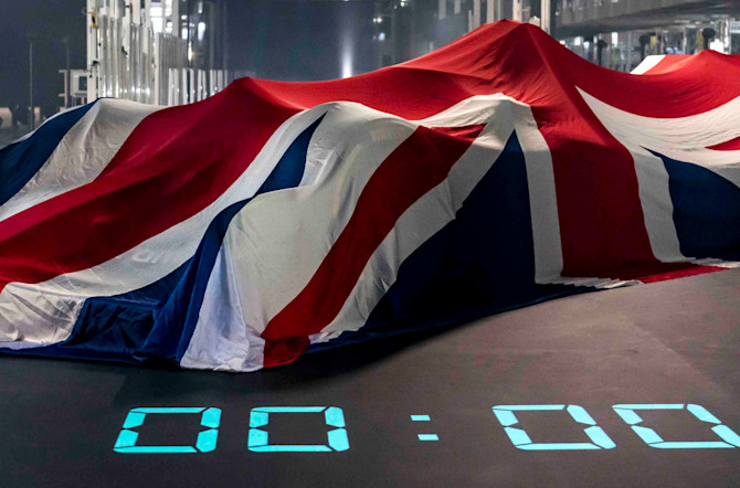 It's time: the AMR22 is about to be revealed to the world in Aston Martin's HQ in Gaydon